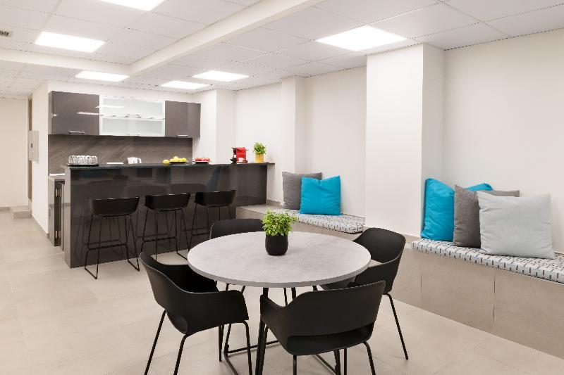 Thess Residences 公寓 *